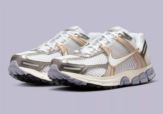 Nike - Men's Zoom Vomero 5 Sneaker