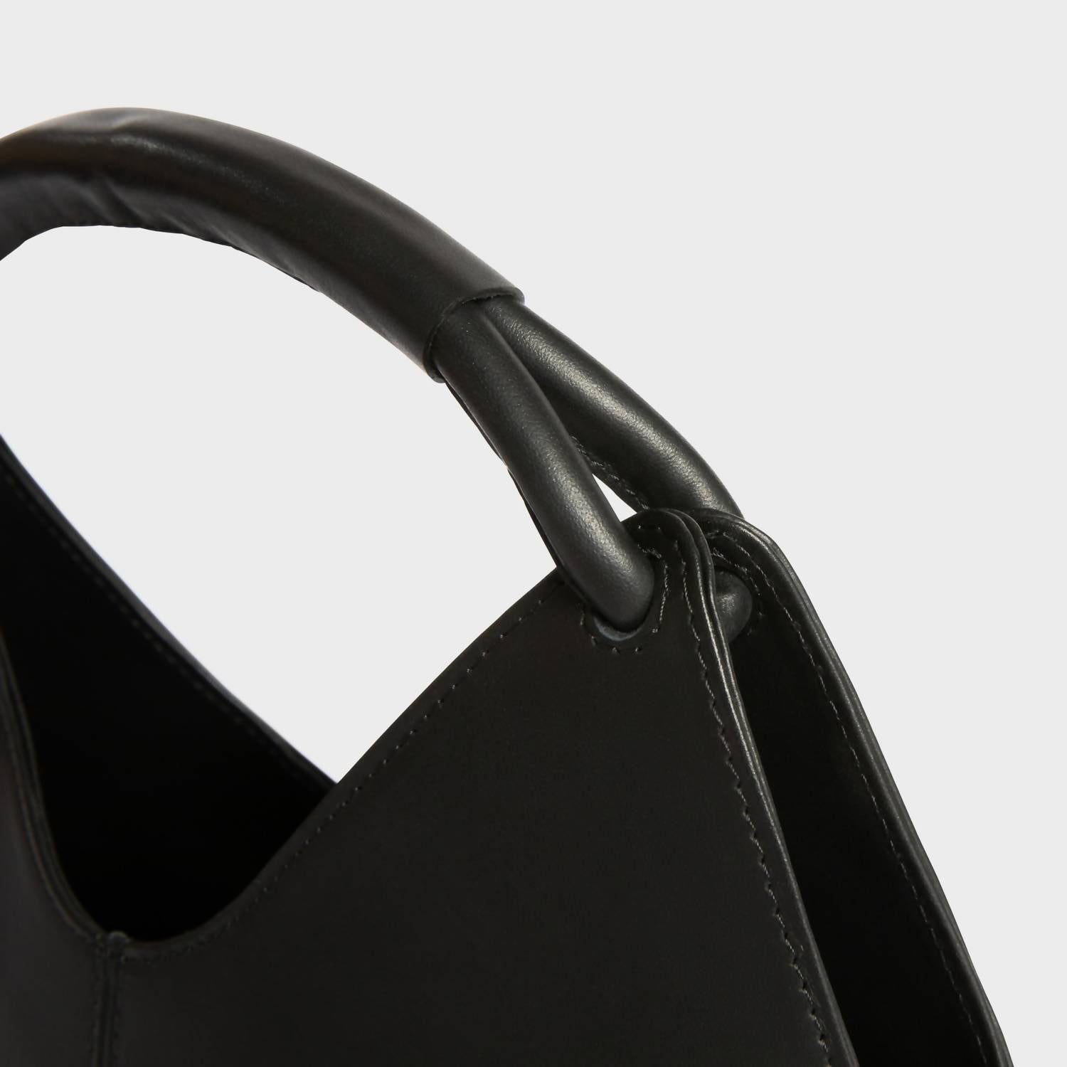 Lemiz - Women's Mia Bucket Handbag