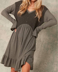 Sugarfox - Two-tone Ruffle Hem Knit Dress