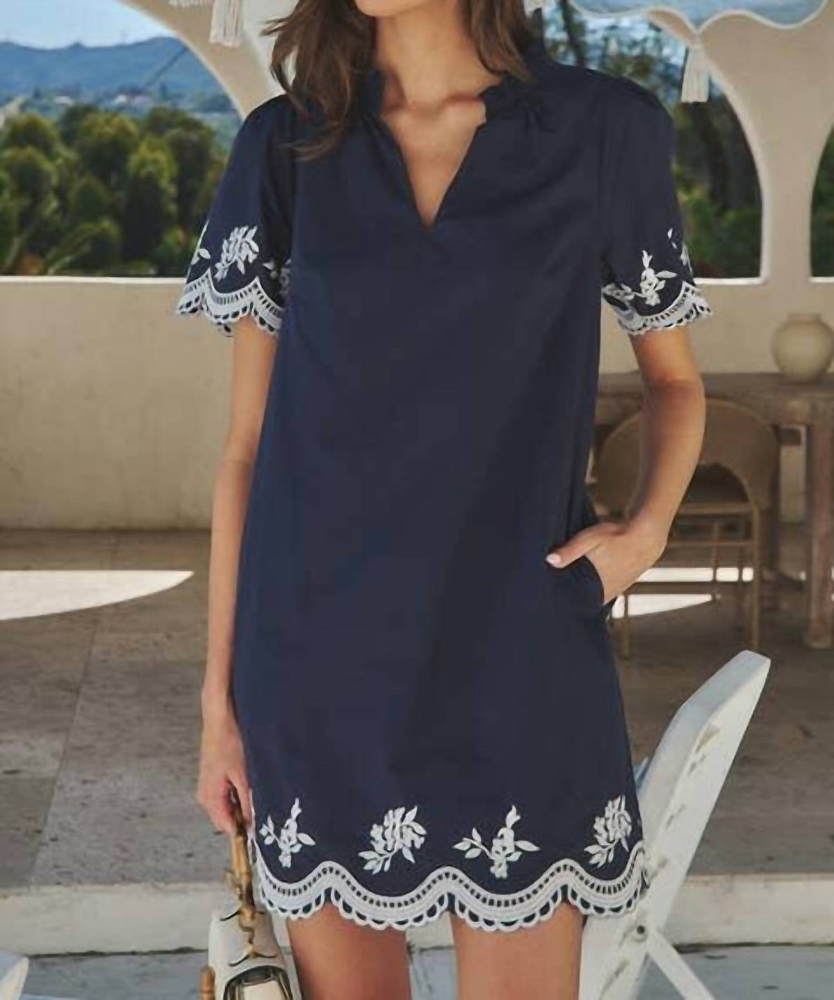 Sugarlips - Melania Embroidered Shift Mini Dress