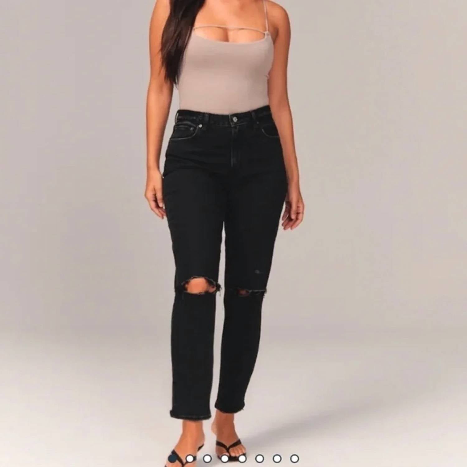 Abercrombie & Fitch - Curve Love High Rise Mom Jeans