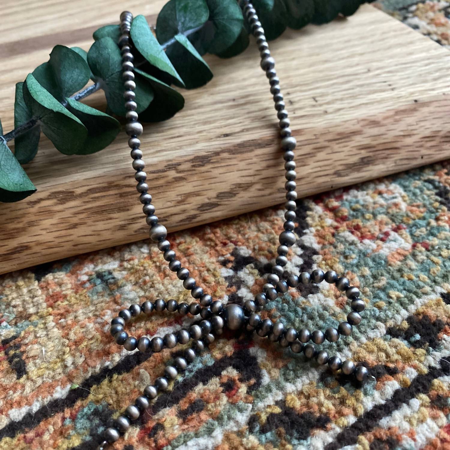 Nizhoni Traders - Navajo Pearl Bow Necklace