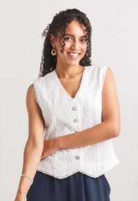 Papillon - Eyelet Vest