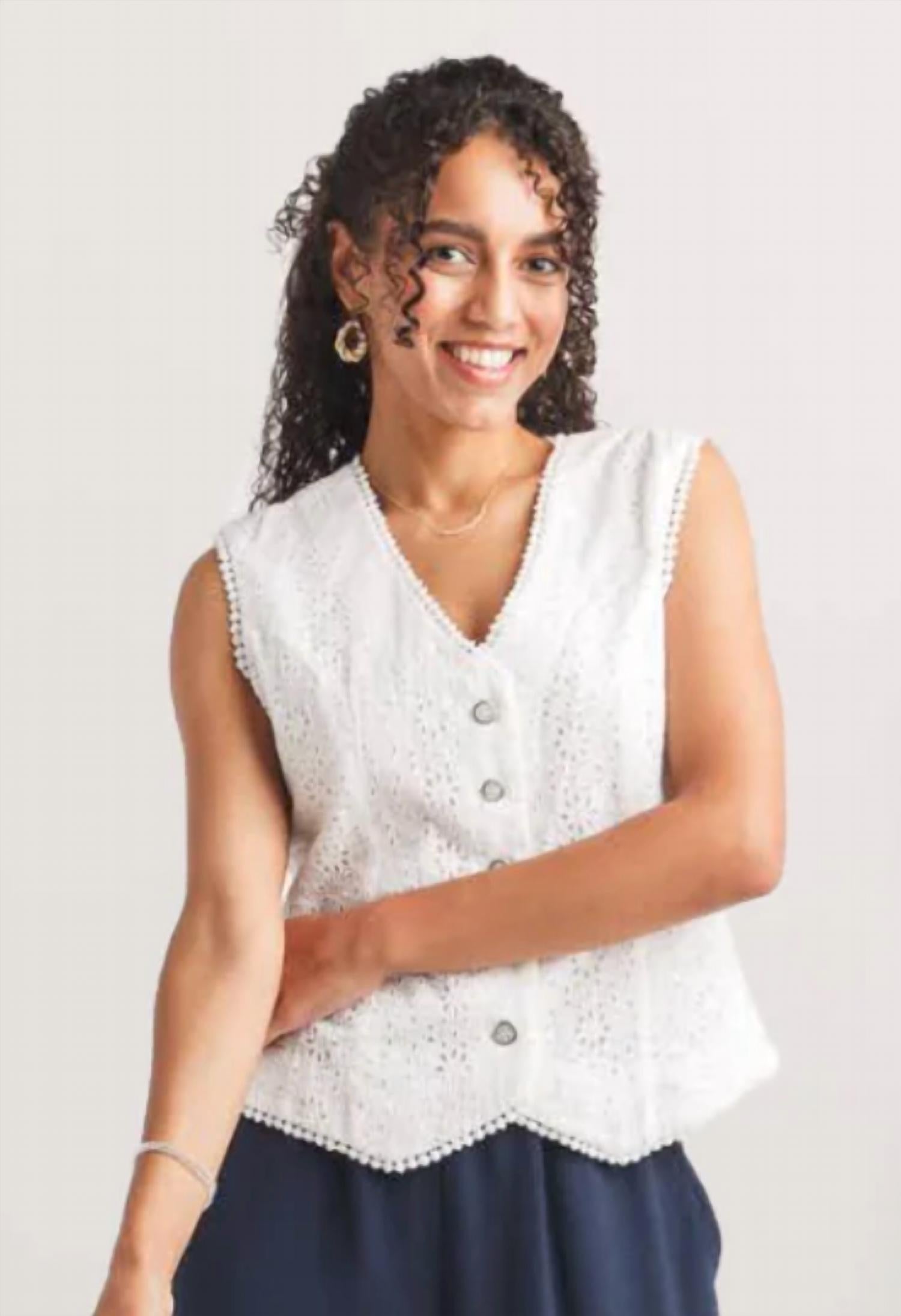Papillon - Eyelet Vest