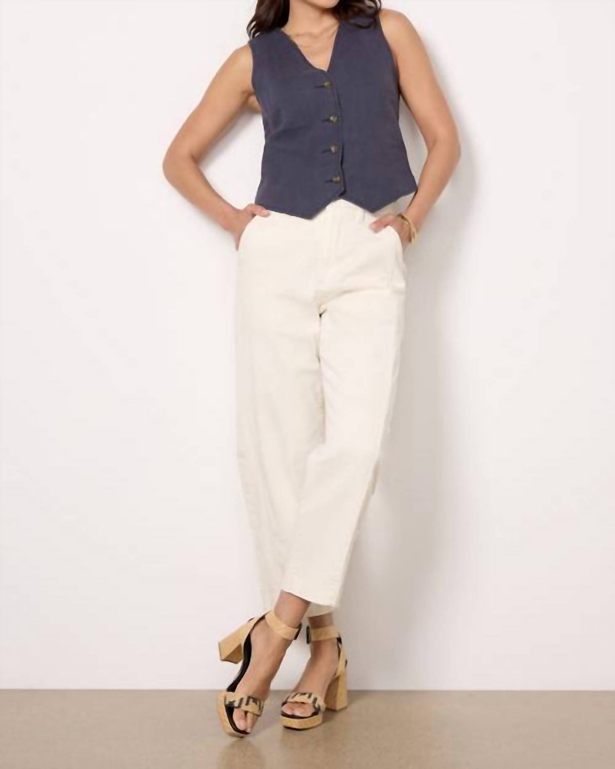 Faherty - Monterey Linen V-neck Vest