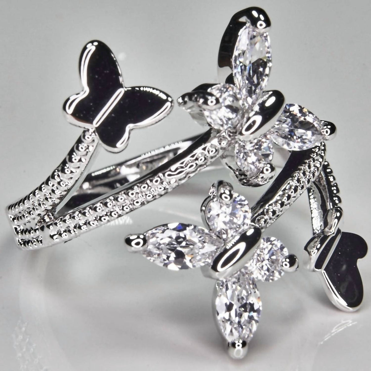 Faire - BUTTERFLY RHODIUM PLATED RING