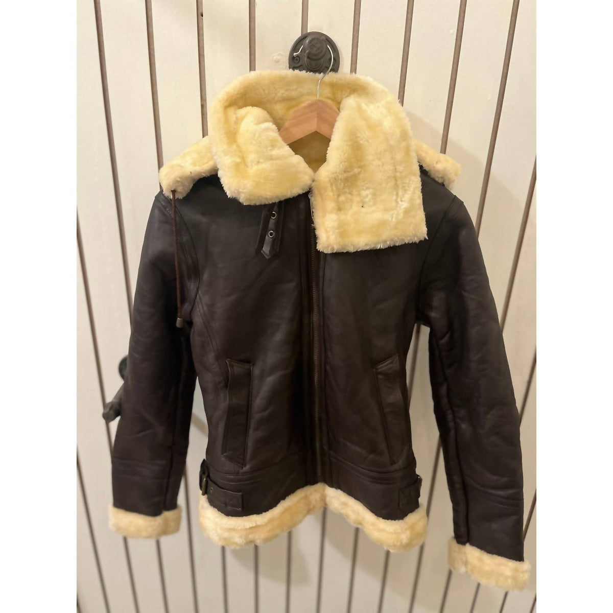 Fan Jackets - Women's Genuine Leather Shearling Jacket