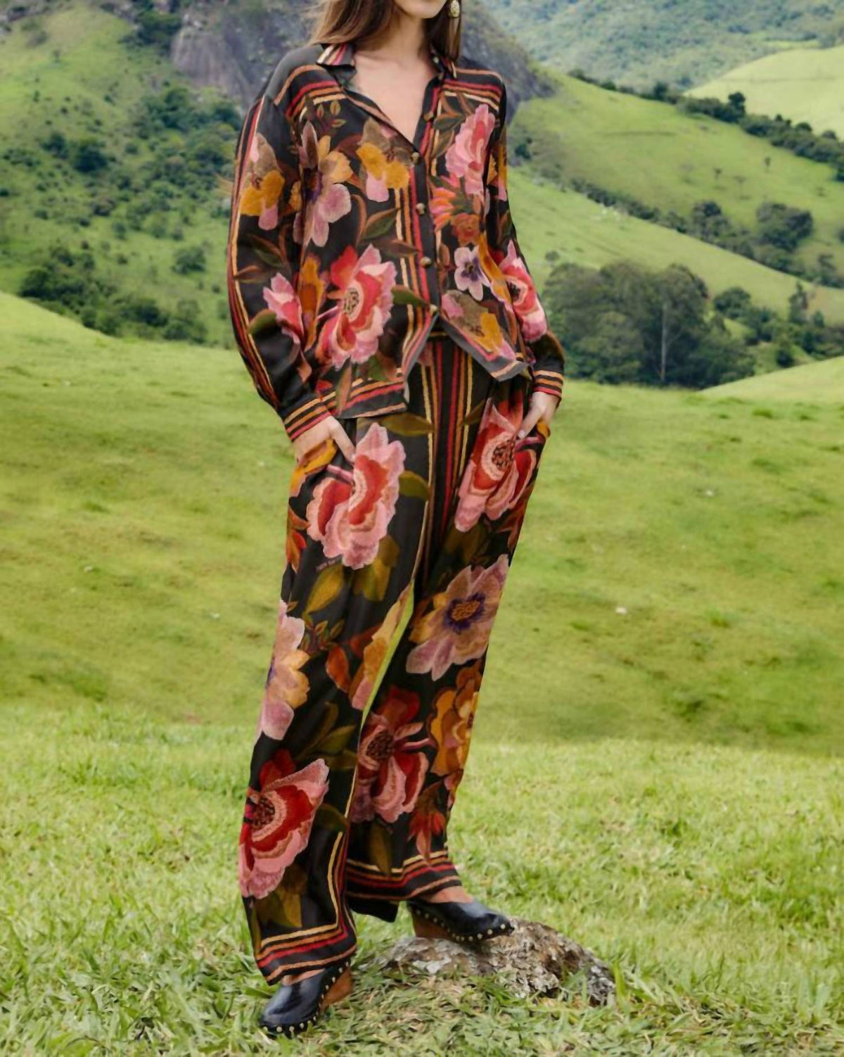 Farm Rio - Chenille Flowers Pants