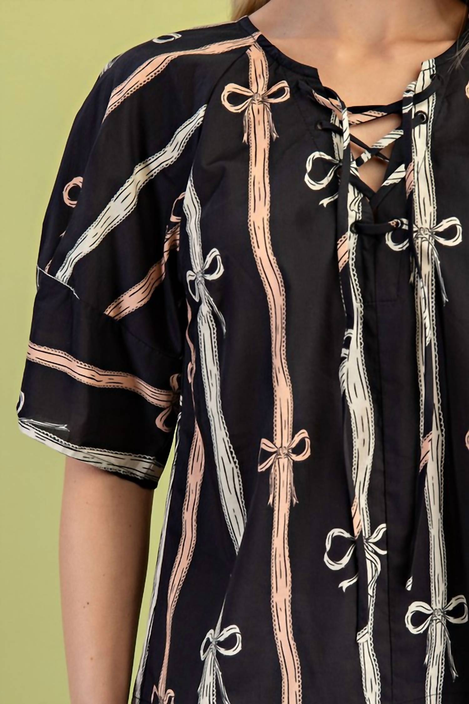 Gigio - Bow Print Front Tie Top