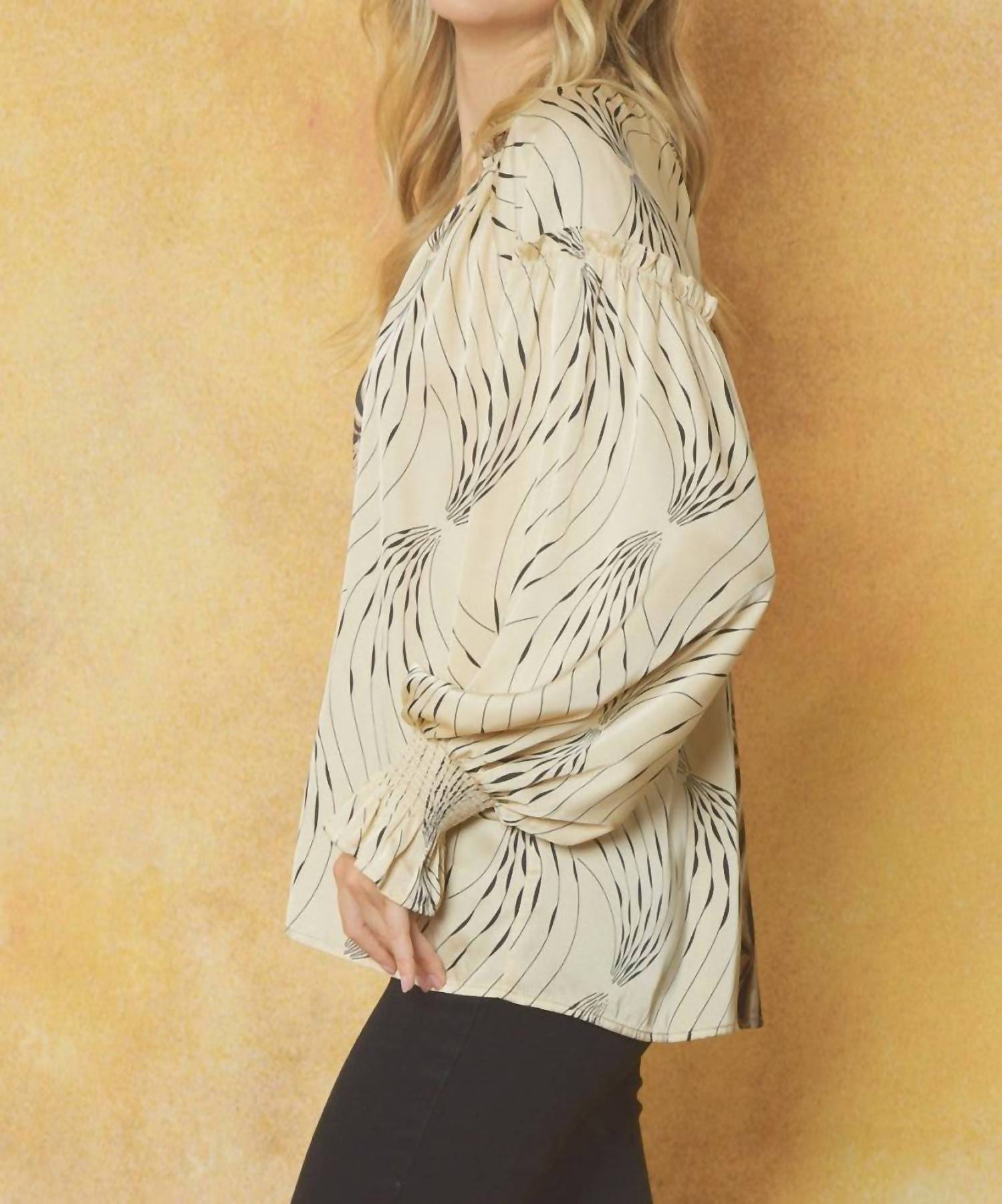Entro - Contrast Print V-Neck Blouse