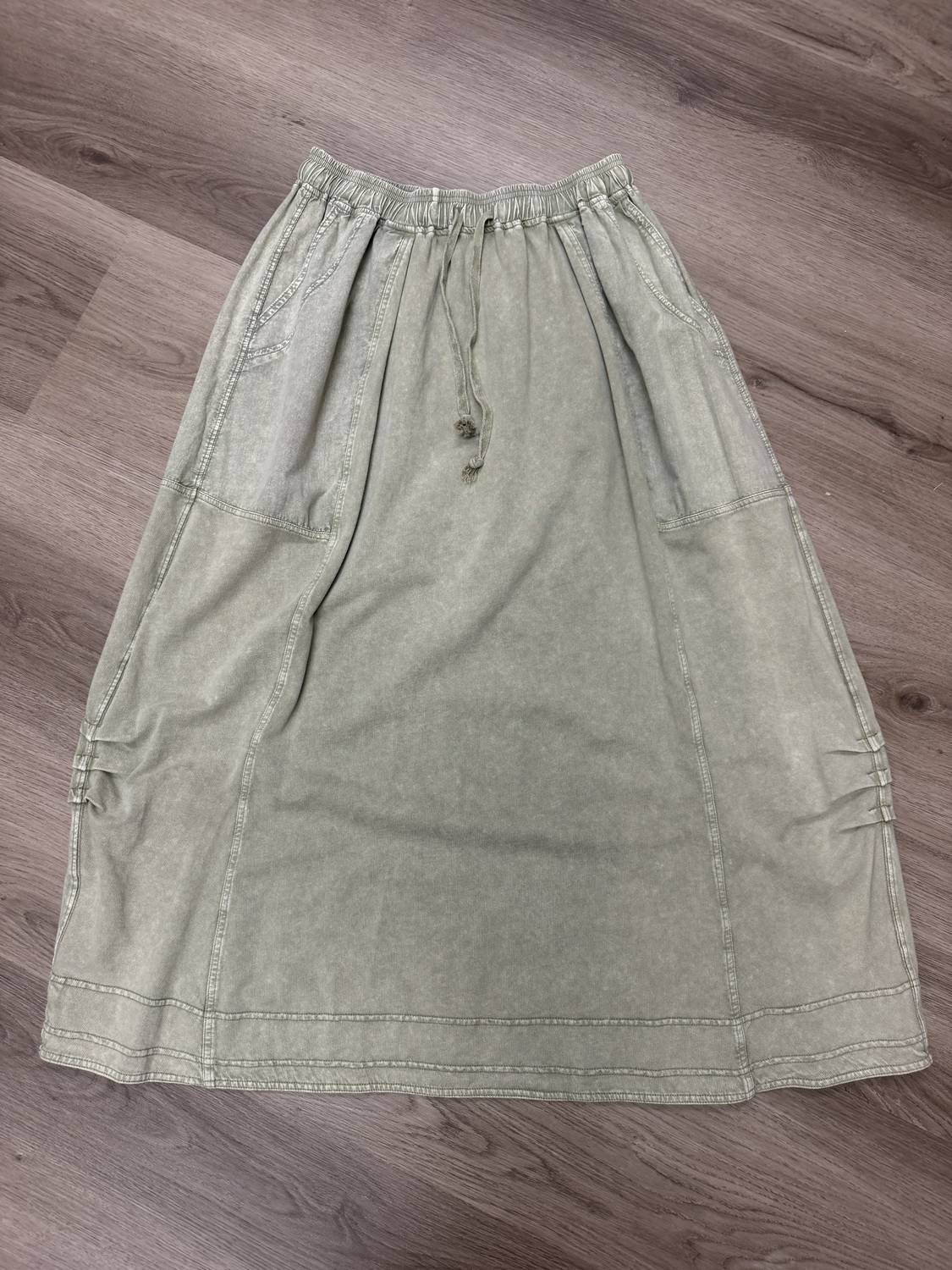 Easel - Women's Mineral Washed Cargo Skirt