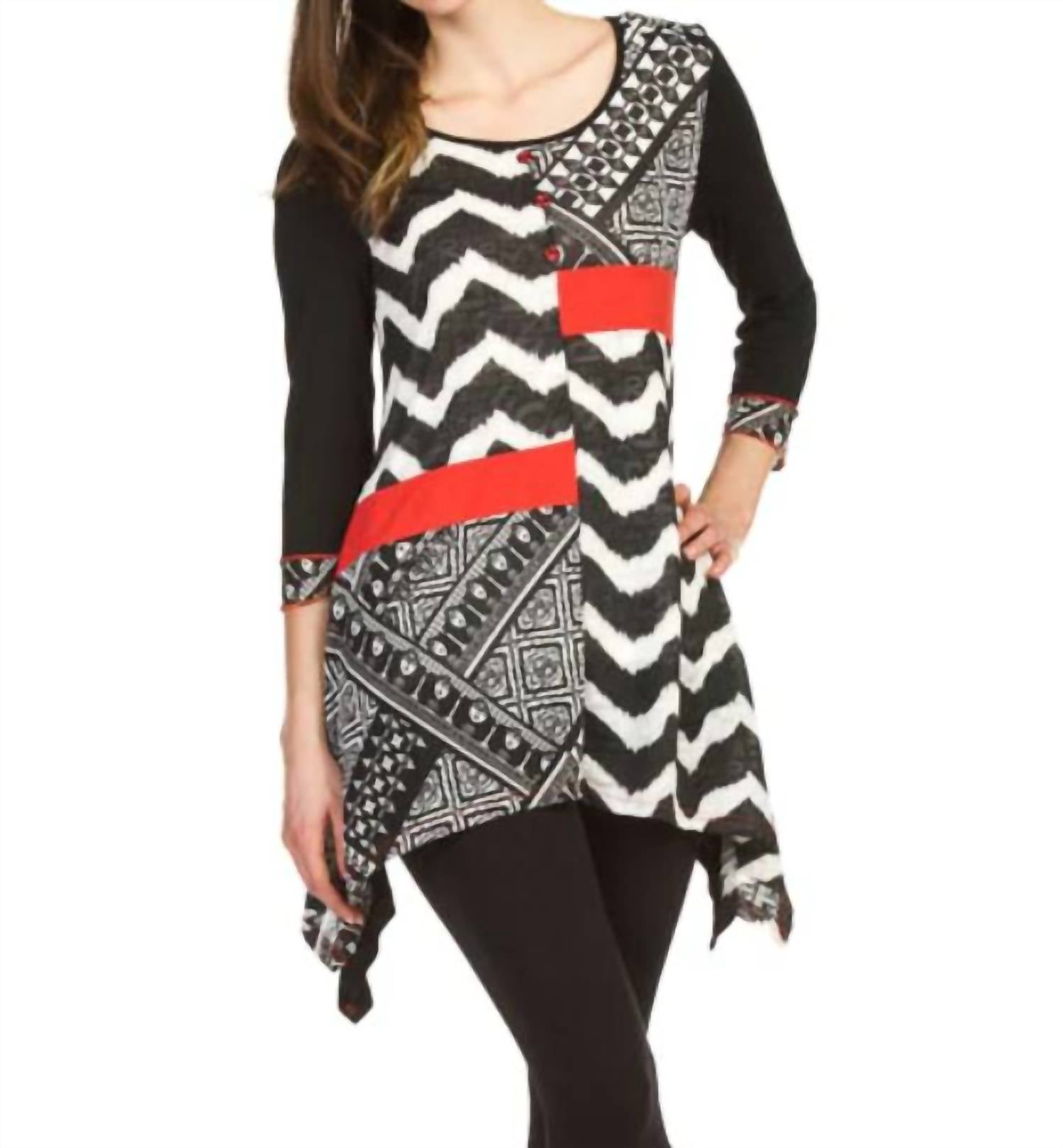 Papillon - Patch Angle Hem Top