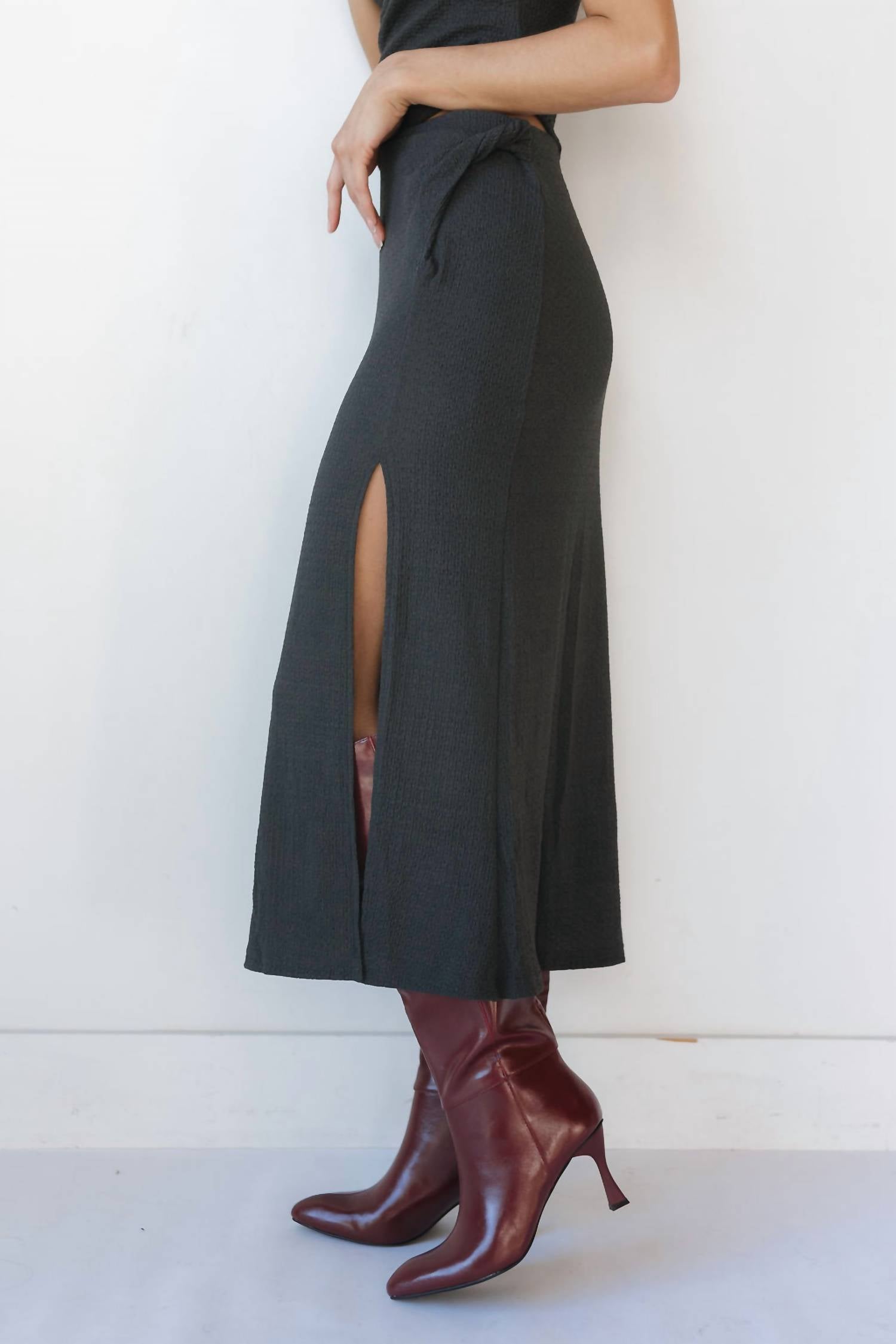 ASTR Lindy Skirt in charcoal - women's skirt - detail view