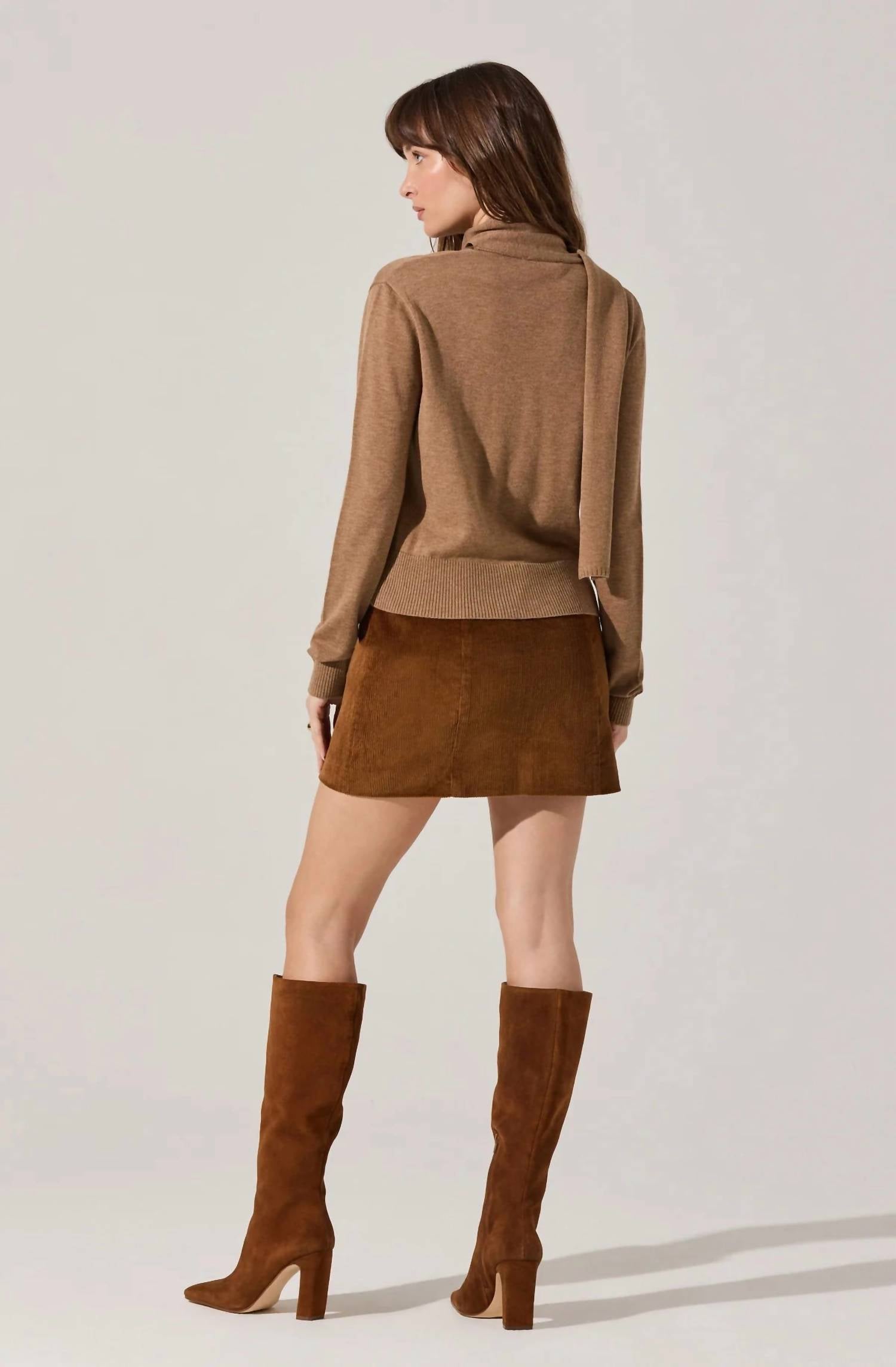Astr - Glynne V-neck Scarf Cardigan Sweater