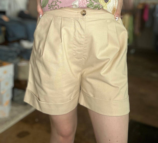 Entro - High Waist Pleated Shorts