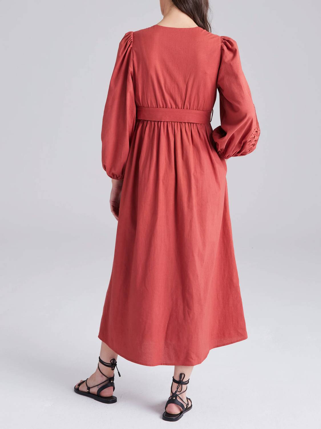 Cape Cove - Carla Embroidered Midi Dress