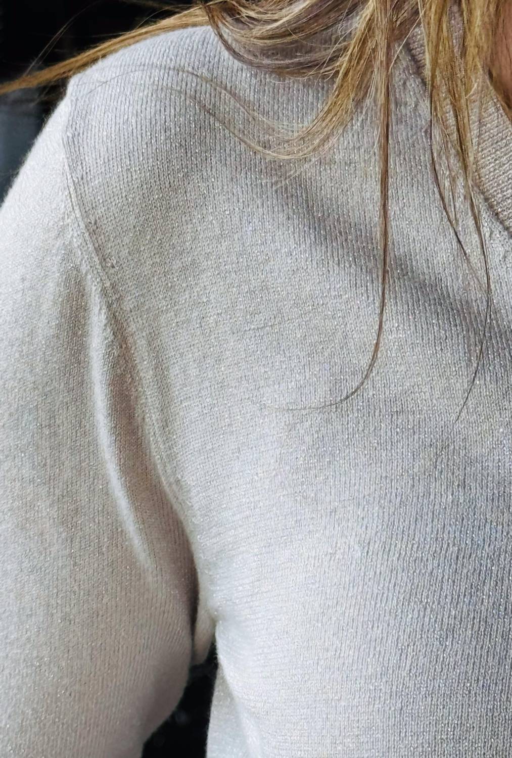 Pure Amici - Latte V-neck