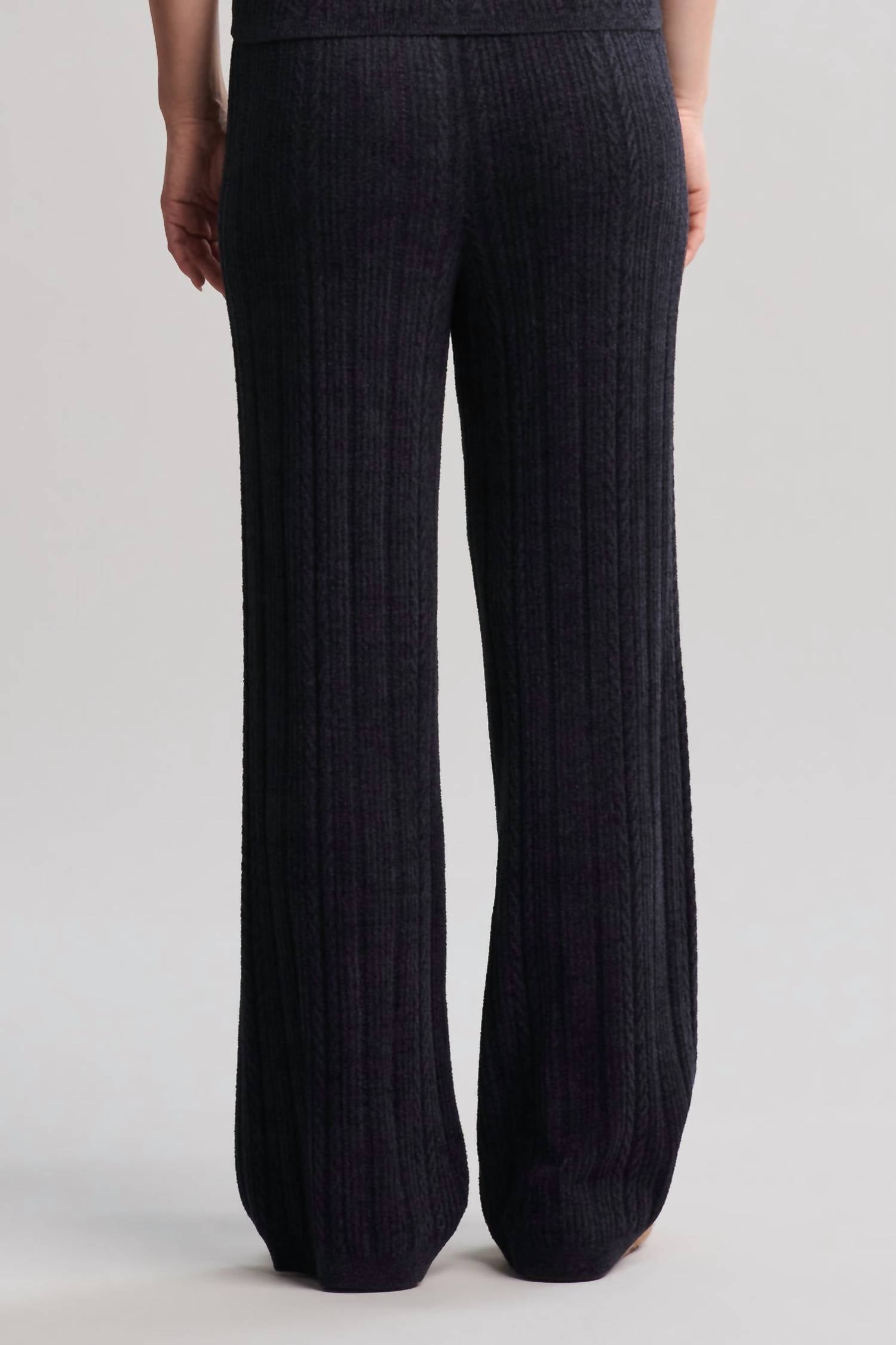 Barefoot Dreams - Cozychic Ultra Lite® Cable Knit Ankle Pants