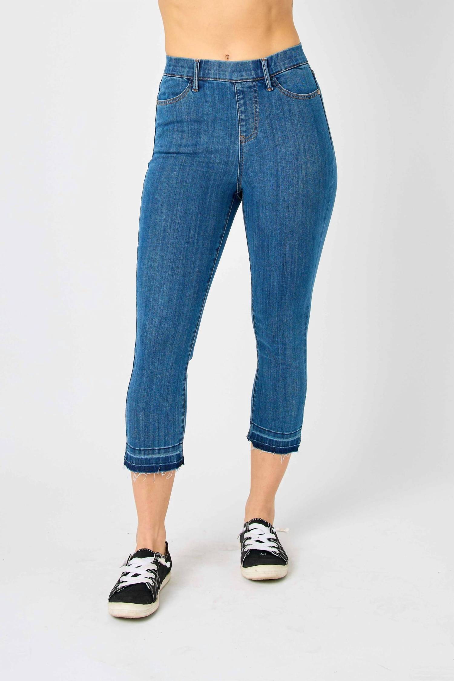 Judy Blue Favorite Pull On Capri Jeans in medium blue - women's pants