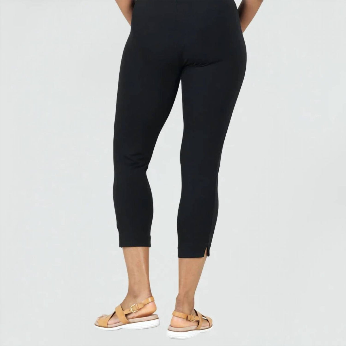 Clara Sunwoo - Signature Pull-on Capri Pants