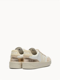 Veja - Women's V-90 Sneakers