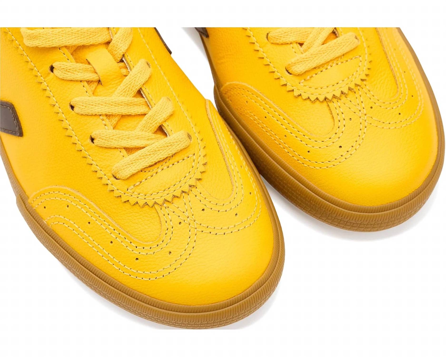 Veja - Women's Volley Ball Shoes