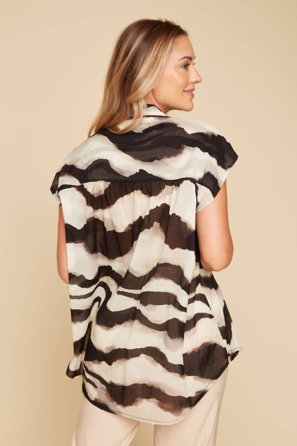 Renuar - Sleeveless Collared Blouse