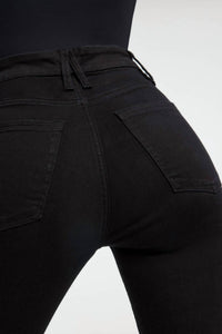 Good American - Good Curve Straight Jeans