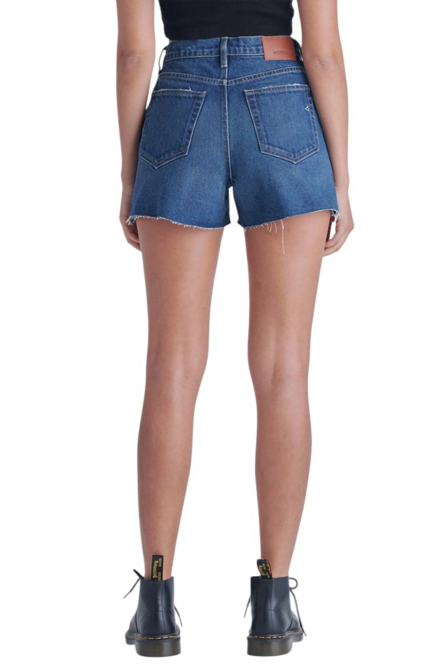 Hidden - MOM SLANTED HEM SHORT