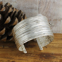Zad - Women's Wide Wire Cuff Bracelet