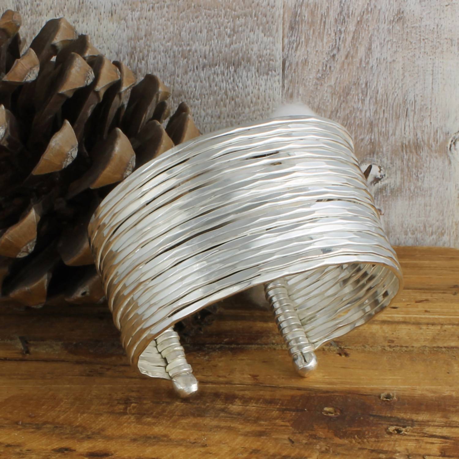 Zad - Women's Wide Wire Cuff Bracelet