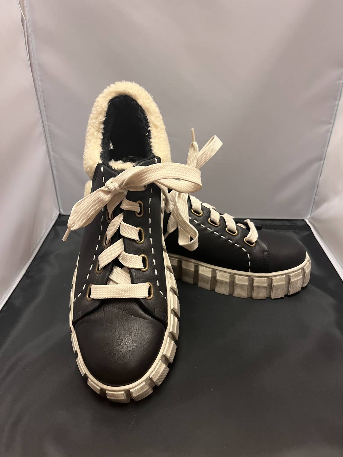 Gelato Women's Tsubo Sneaker in black - women's sneaker - detail view