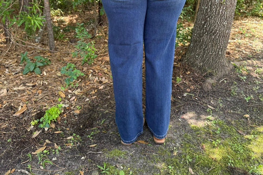 Judy Blue - Colette Mid-rise Straight Leg Denim Jeans