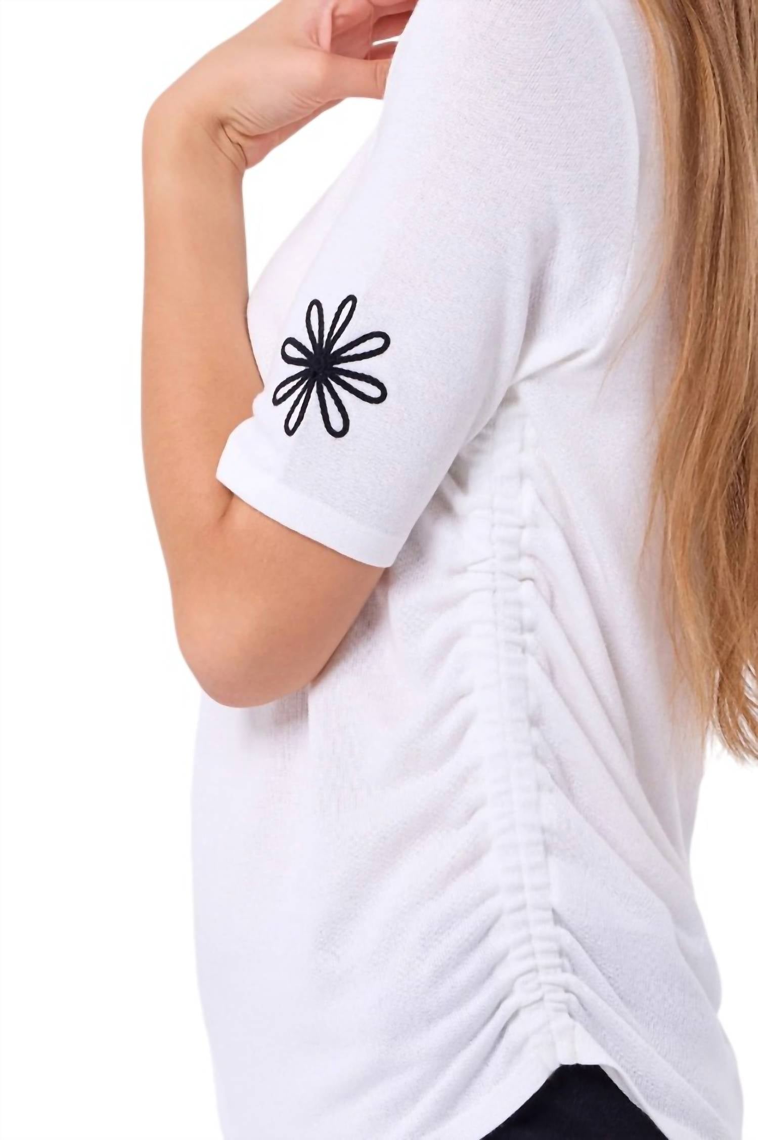 French Kyss - Short Sleeve Top With Flower