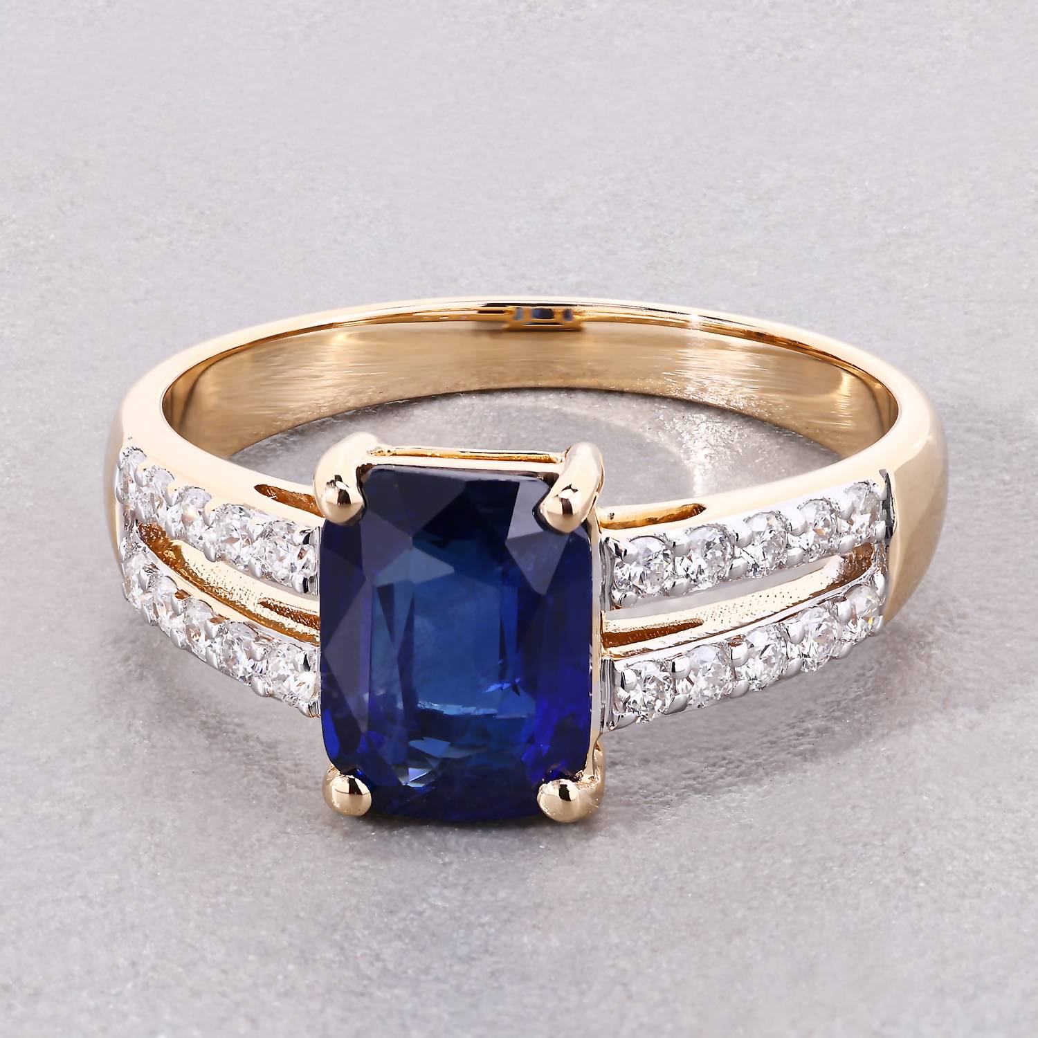Diana M Jewels Women's Octagon Natural Sapphire Fashion Ring (2.41 Ct) - Classic Plus in 18k yellow gold - women's jewelry - detail view