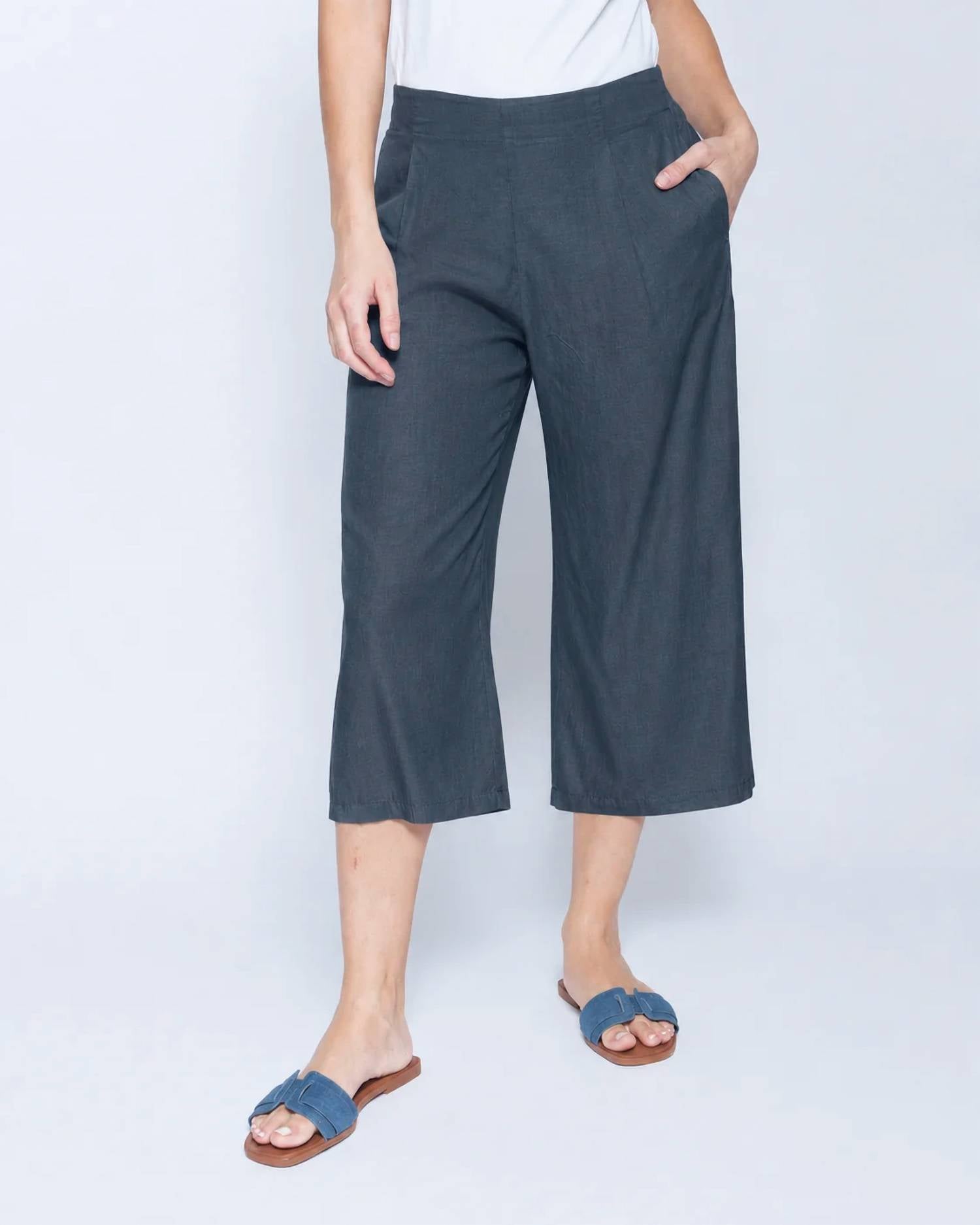 Blueberry - Cove Capris