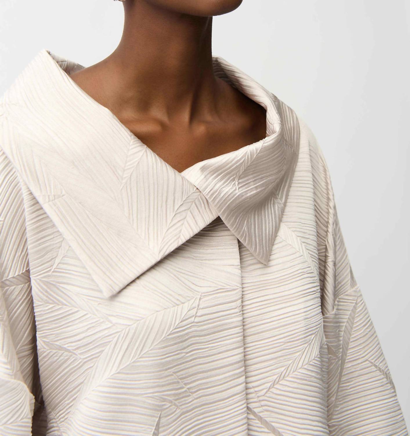 Joseph Ribkoff - Pleated Satin Boxy Jacket