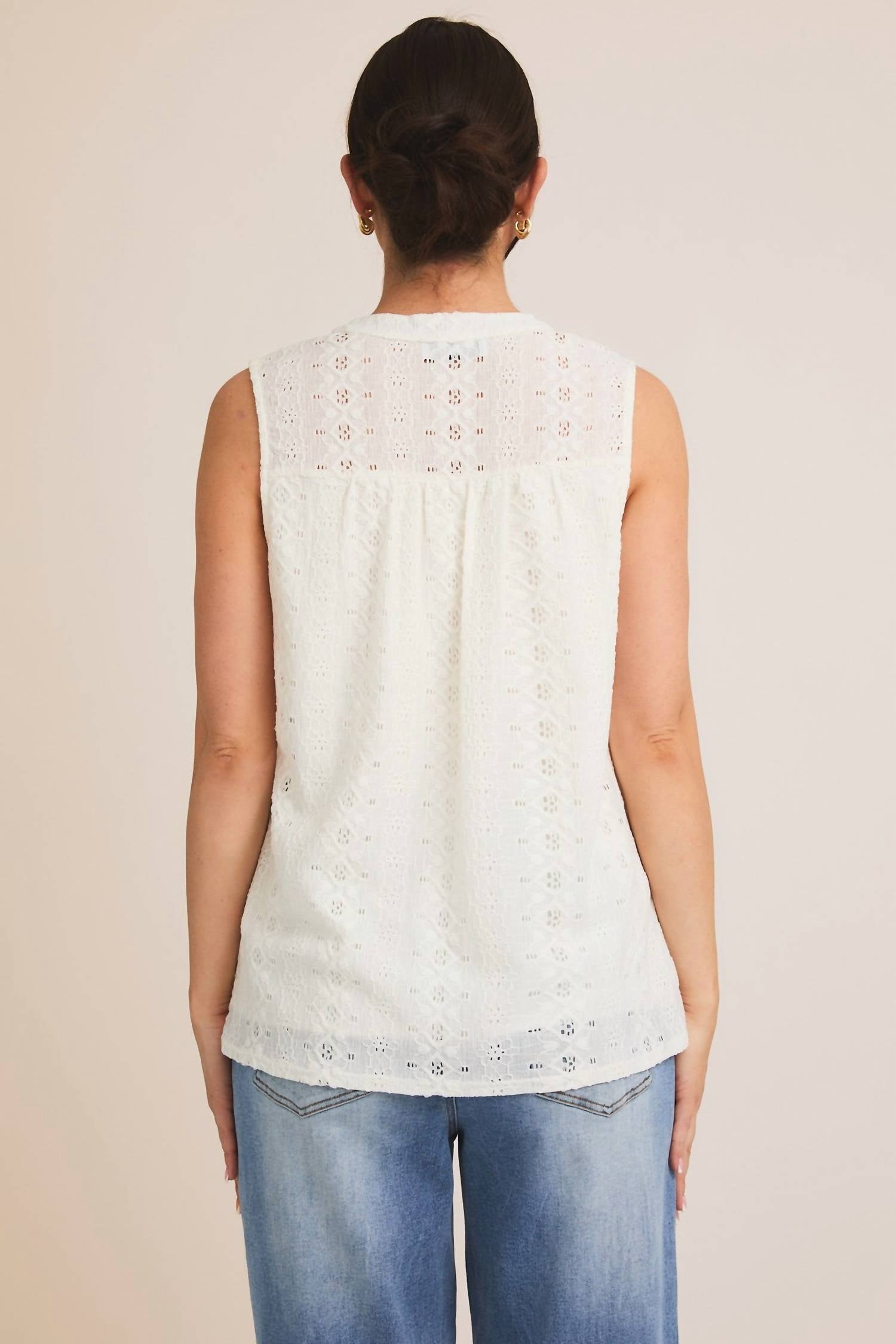 Gilli - Jolene Eyelet V Neck Sleeveless Top