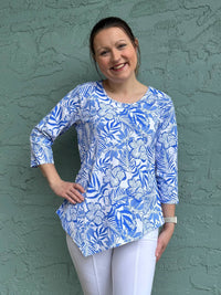 Lulu-B - Asymmetrical Scoopneck Top