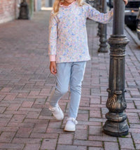 THE OAKS APPAREL Floral Millefleur Sweatshirt in multi - kids' shirt