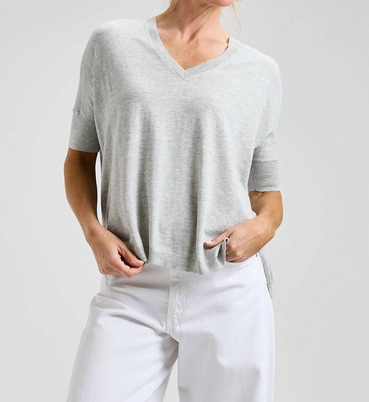Zaket & Plover - Short Sleeved V-neck Sweater