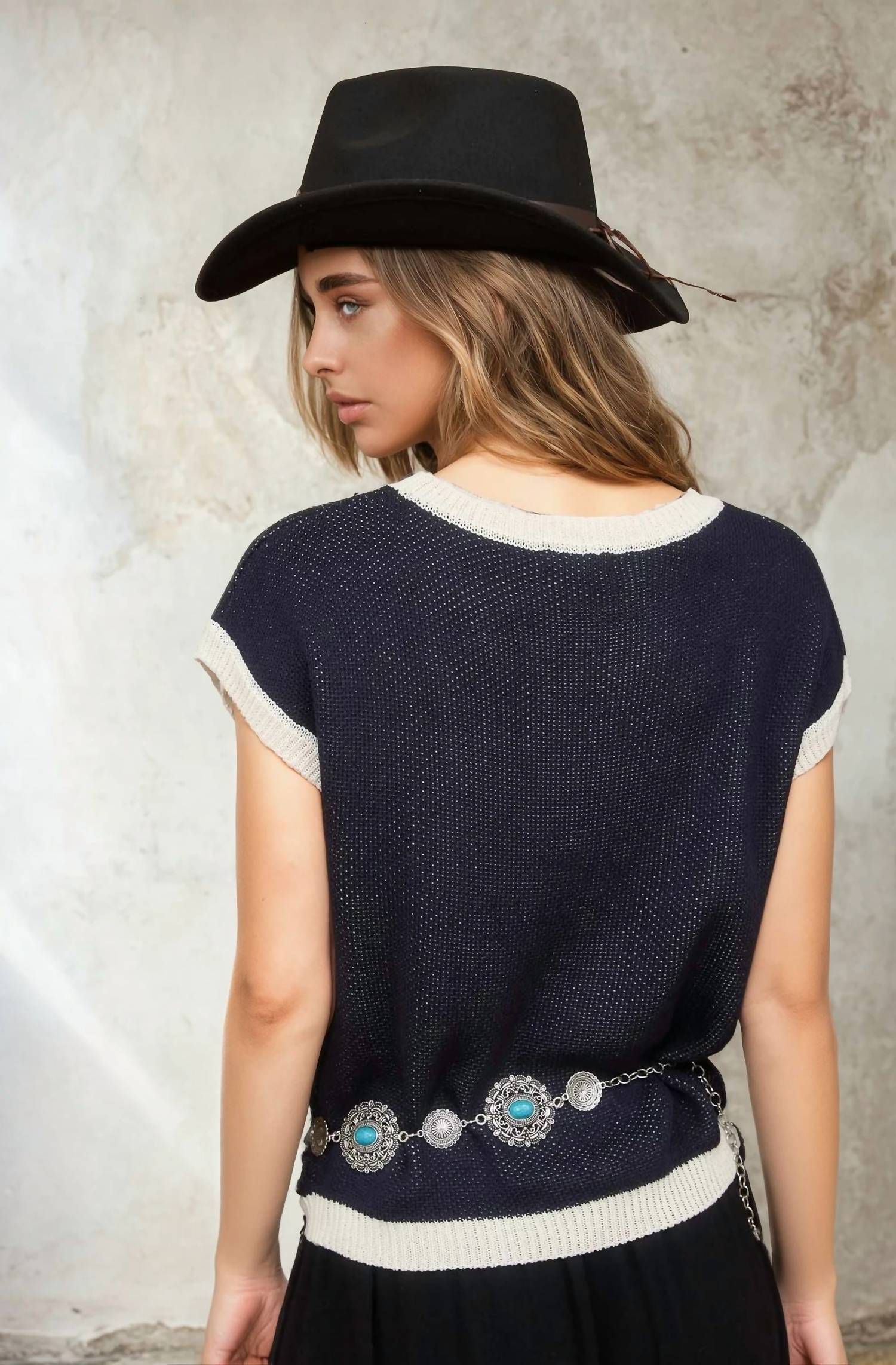 Blu Pepper - Horseshoe Sleeve Sweater