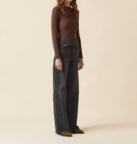 Le Jean Cinch Waist Shadow Jeans in grey - women's jeans - detail view