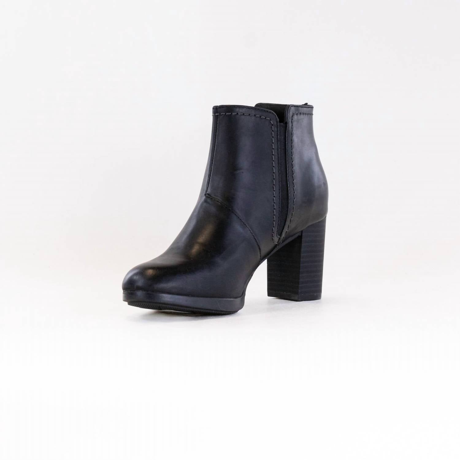 Clarks - Women’s Ankle Shat Boots