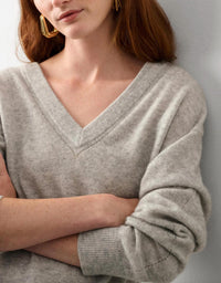 White + Warren - Cashmere Wide V-neck Long Sleeve Top
