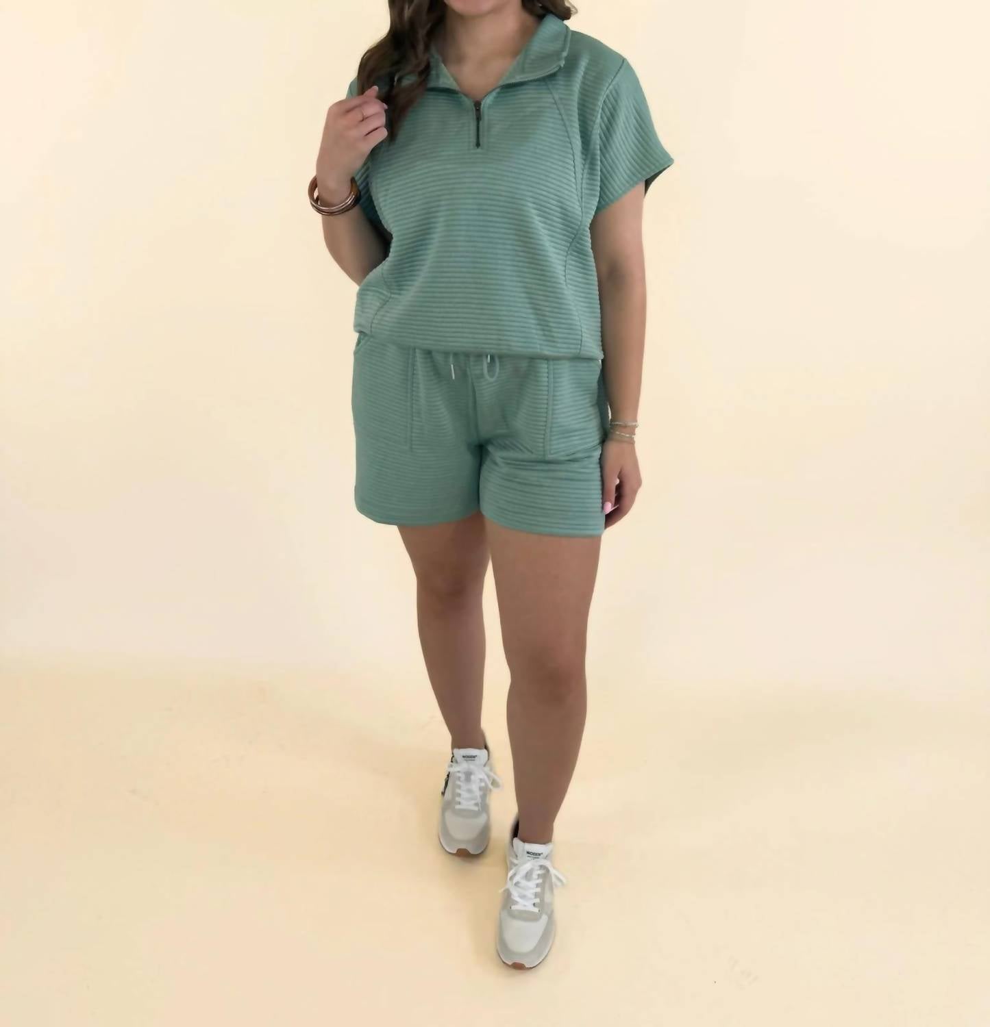 Coco + Carmen - Cozymaxx Quilt Zip Set
