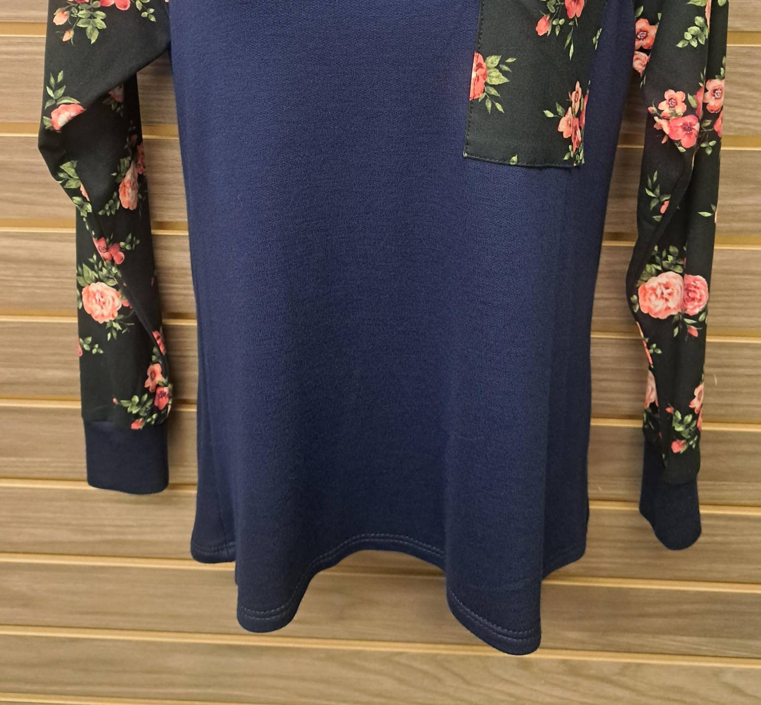 Moa Moa - Women's Floral Pocket Top