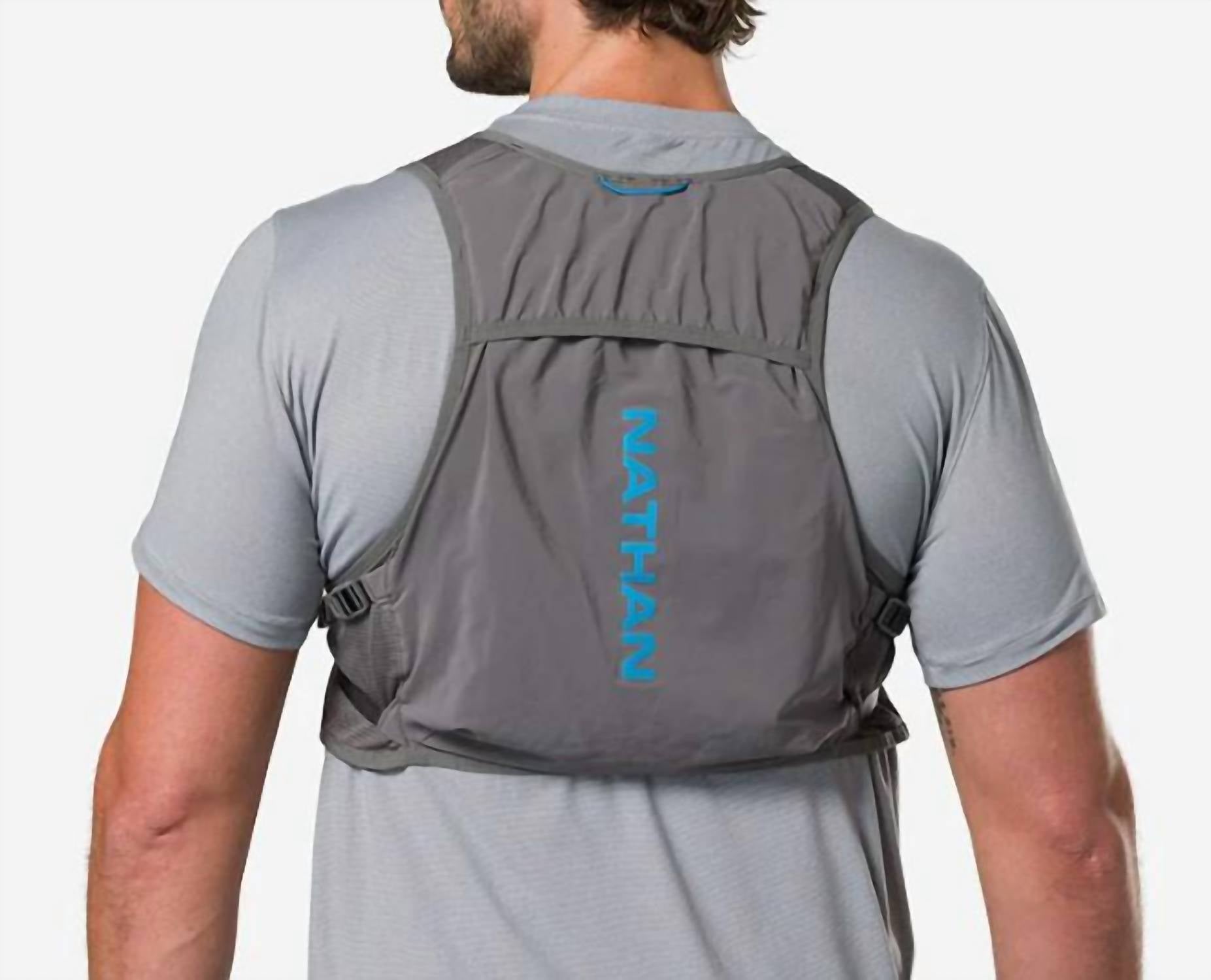 Nathan Sports Unisex Pinnacle Breeze 4l Hydration Race Vest in charcoal electric blue - men's jacket - detail view