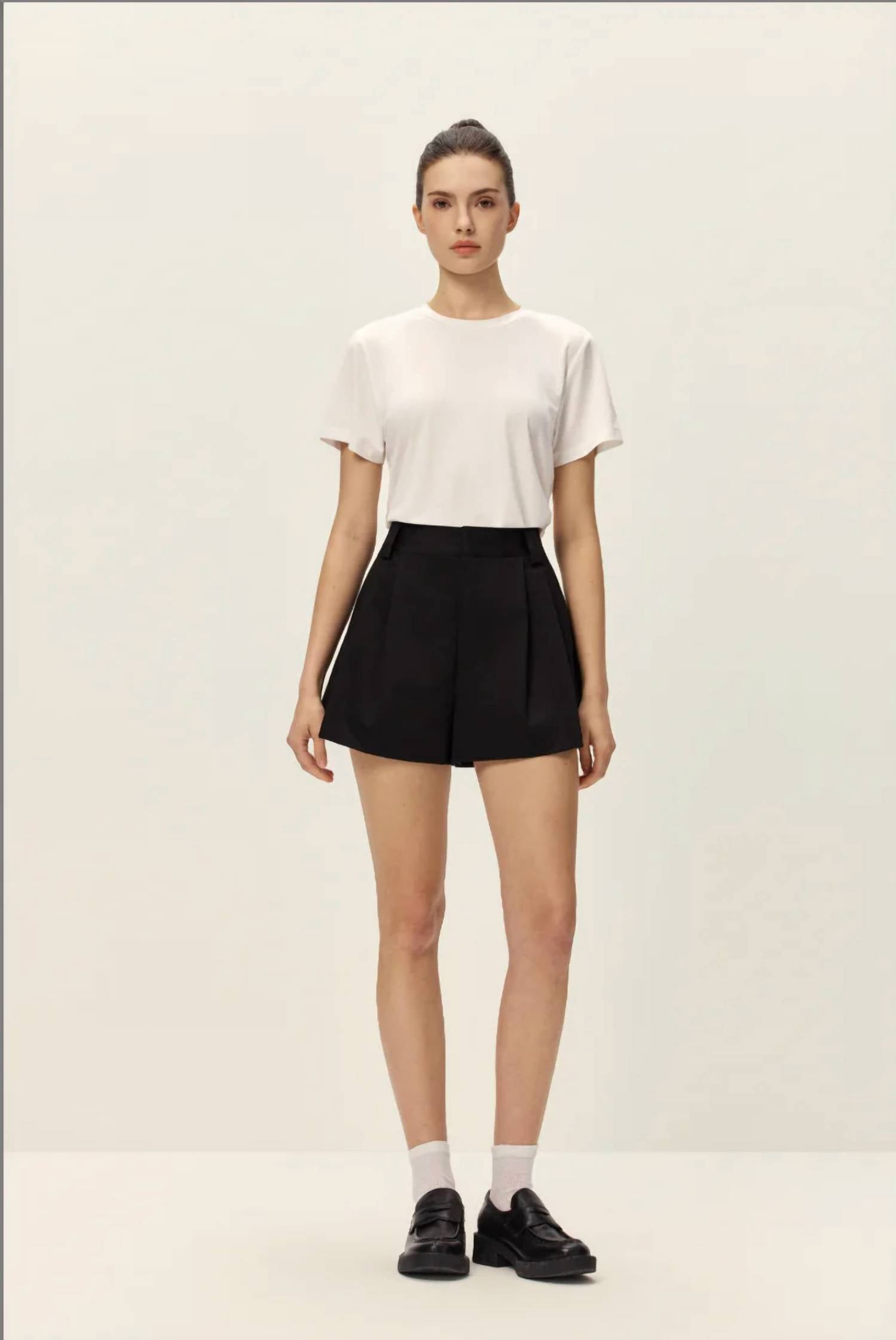 Elodie - Valeska Short With Side Seam Pockets
