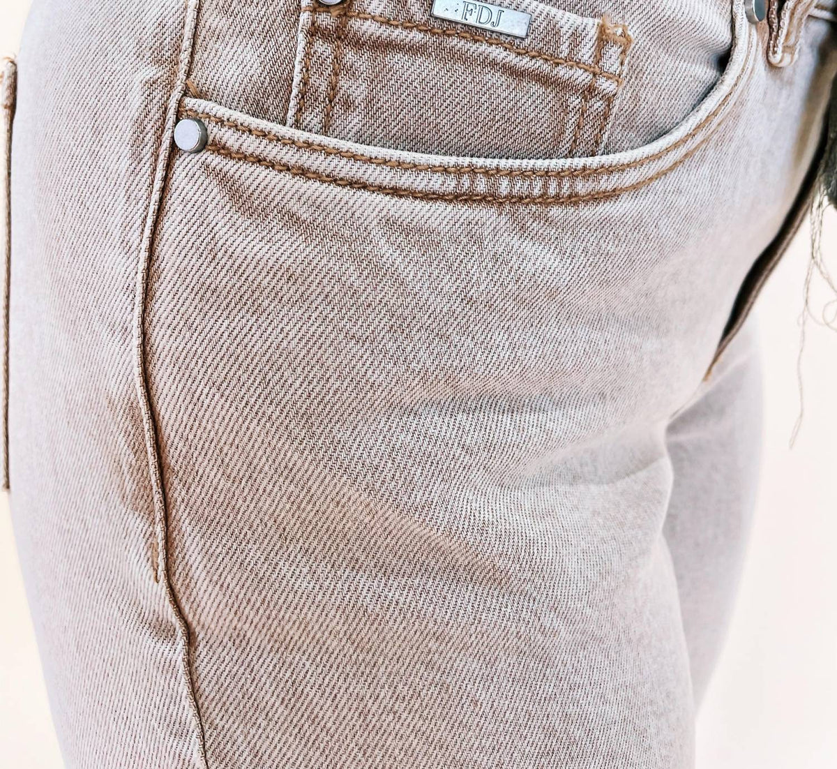 Fdj - Olivia Mid Rise Straight Jeans